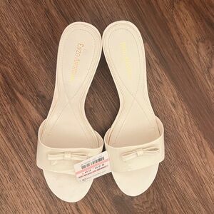 Enzo Angiolini Cream Women's Sandals